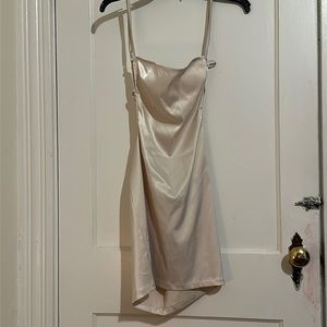 🤍sexy cream backless velvet dress🤍